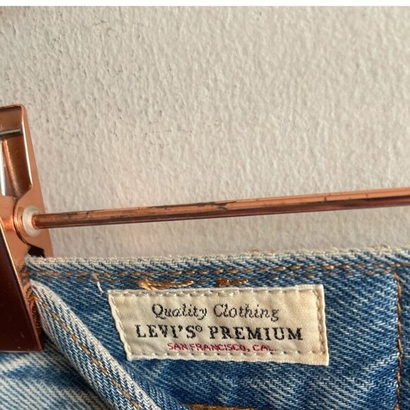 Levis Premium Women Premium 501 93 Floral Print Raw Hem Short Denim Size W 39 L - Picture 7 of 14